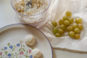 Photo de recette de boulette de fromage de chèvre, ricotta, fines herbes, paprika, piment d'Espelette de Kilomètre-0, blog de cuisine réalisée à partir de produits locaux et issus de circuits courts