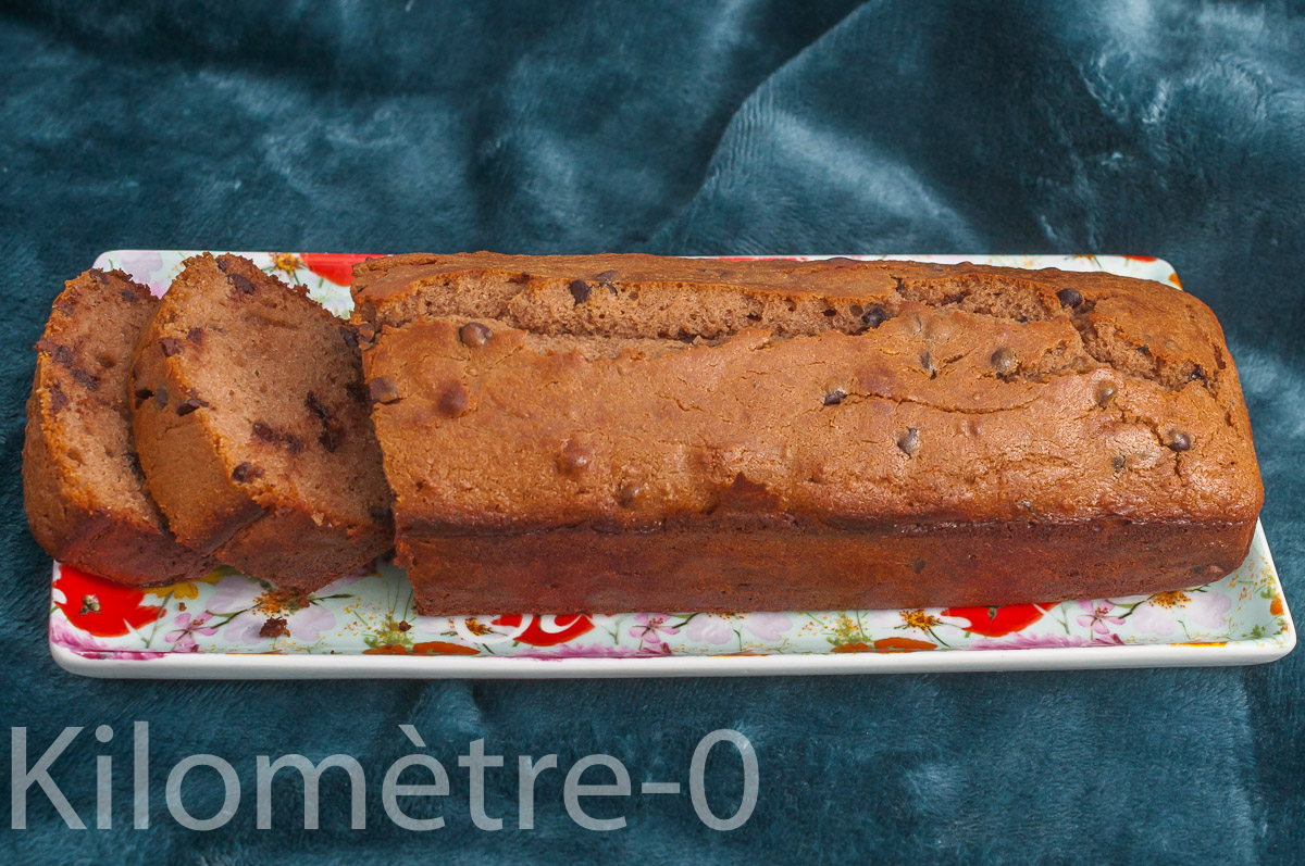 Photo de recette de gâteau du matin, cake, gâteau,   farine de châtaignes, miel, sans gluten, bio, chocolat, facile, rapide,  Kilomètre-0, blog de cuisine réalisée à partir de produits de saison et issus de circuits courts