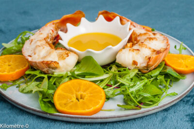 Photo de recette de langouste, crustacés,  grillée,  agrumes, fruits, oranges,  clémentines, sauce à l'orange, sauce, mesclun, fête, Noël, original, festif, facile, Kilomètre-0, blog de cuisine réalisée à partir de produits de saison et issus de circuits courts