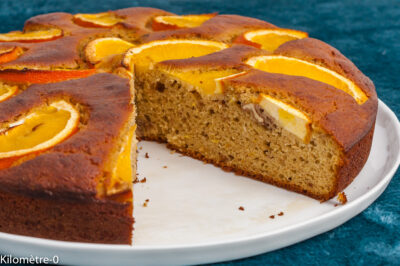 Photo de recette de gâteau du matin, compote de pommes, noix, oranges, farine de pois chiche, farine de petit épeautre, facile, cake, gros gâteau, automne, hiver, agrumes, bio, Kilomètre-0, blog de cuisine réalisée à partir de produits de saison et issus de circuits courts