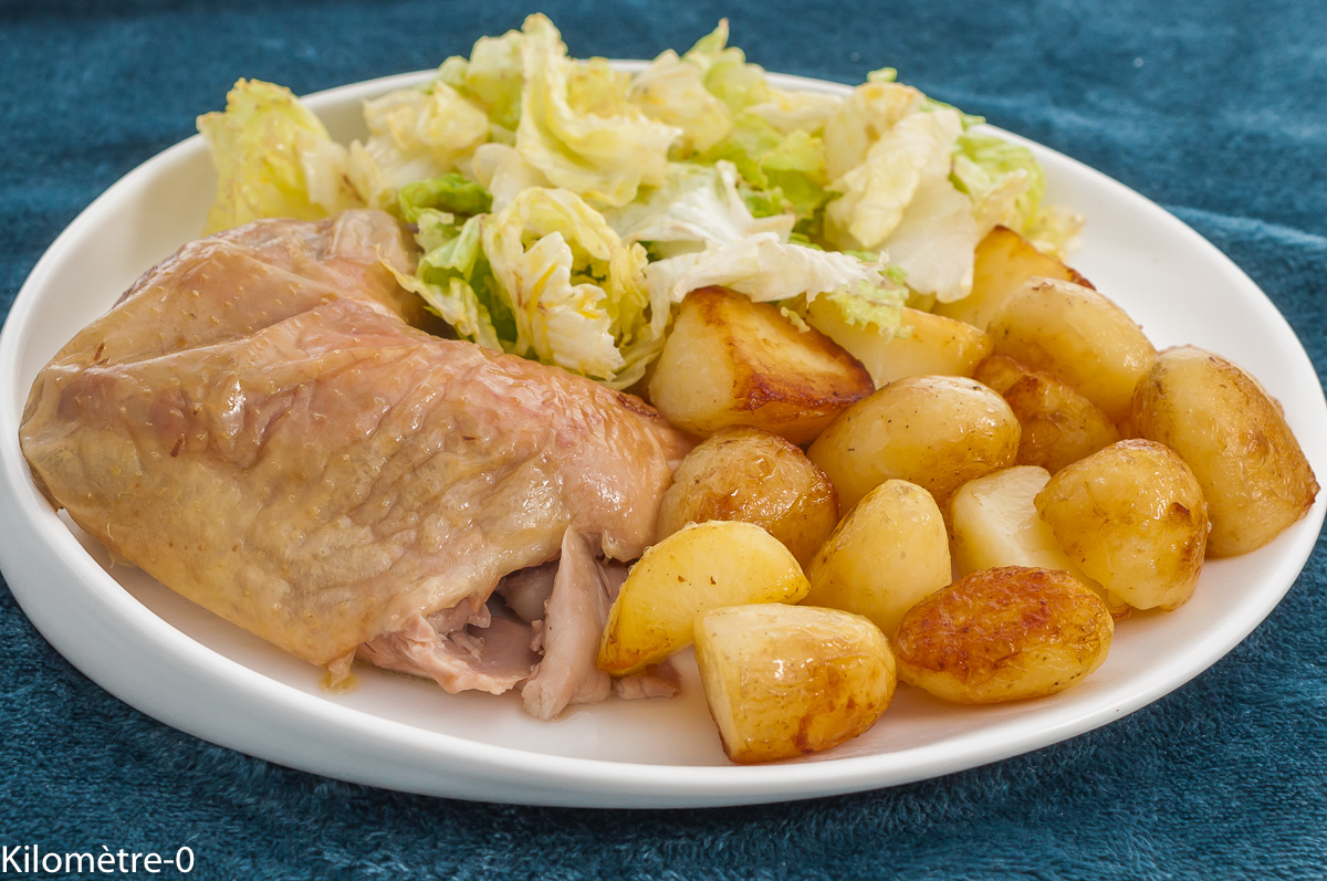 Photo de recette de poulet du dimanche, poulet rôti, moelleux, tendre, pommes de terre, nouvelles, facile, volaille, bio, Kilomètre-0, blog de cuisine réalisée à partir de produits de saison et issus de circuits courts